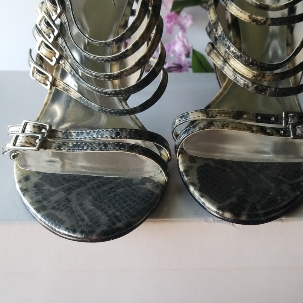 Shoes - Picture 2 of 6